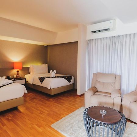Hotel Suni Sentani - Managed By East Season Jayapura Bagian luar foto