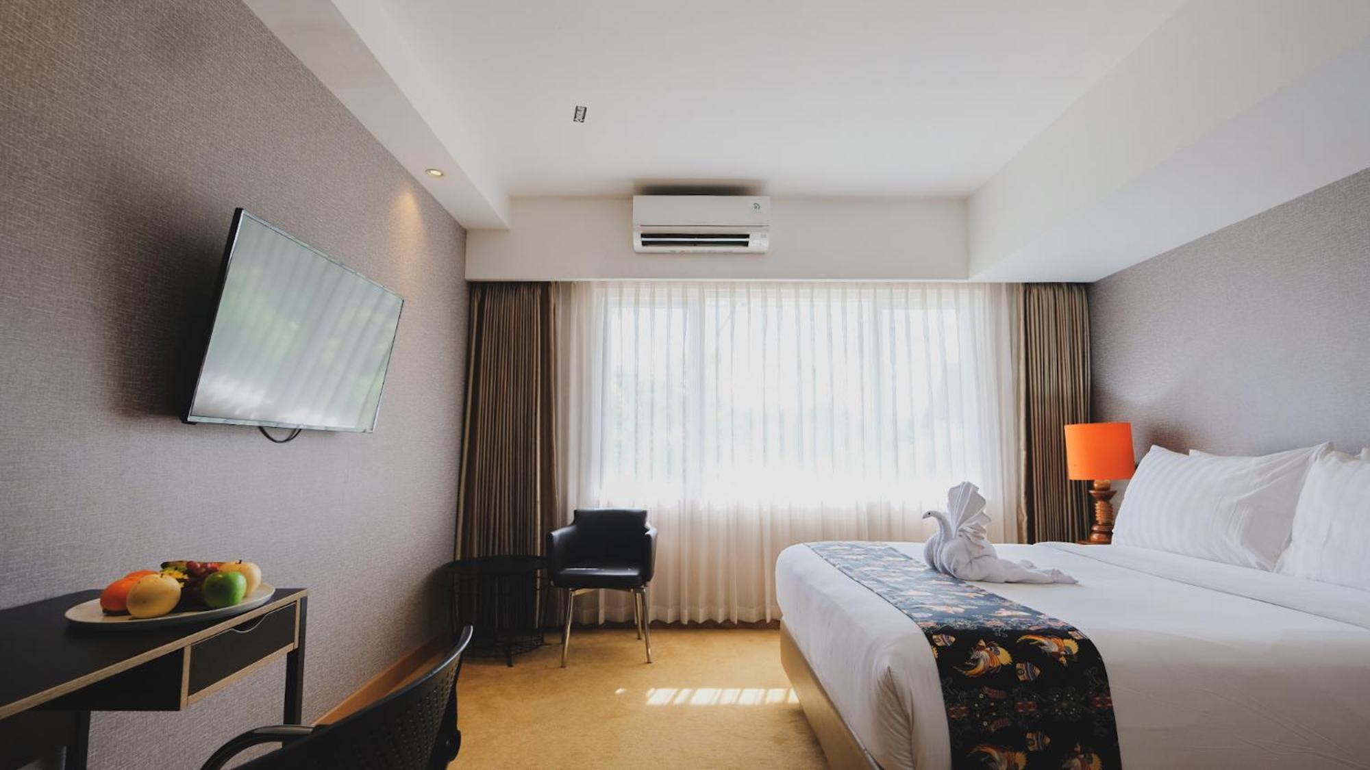 Hotel Suni Sentani - Managed By East Season Jayapura Bagian luar foto