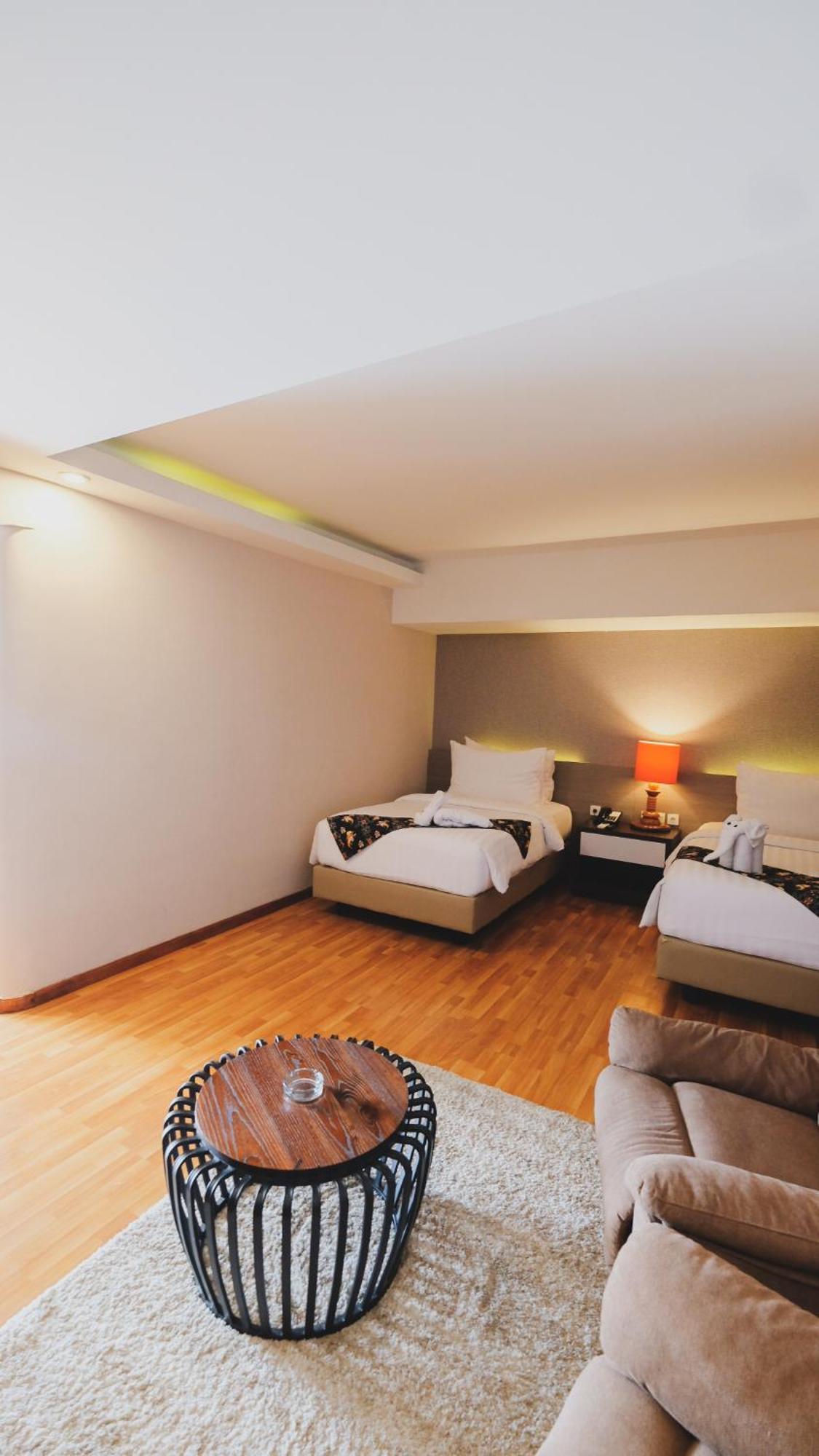 Hotel Suni Sentani - Managed By East Season Jayapura Bagian luar foto