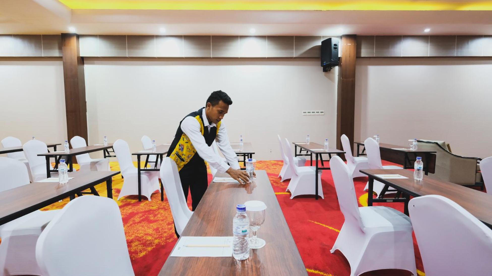Hotel Suni Sentani - Managed By East Season Jayapura Bagian luar foto
