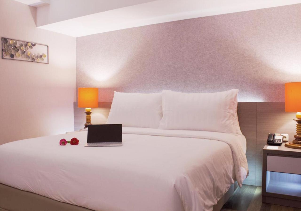 Hotel Suni Sentani - Managed By East Season Jayapura Bagian luar foto
