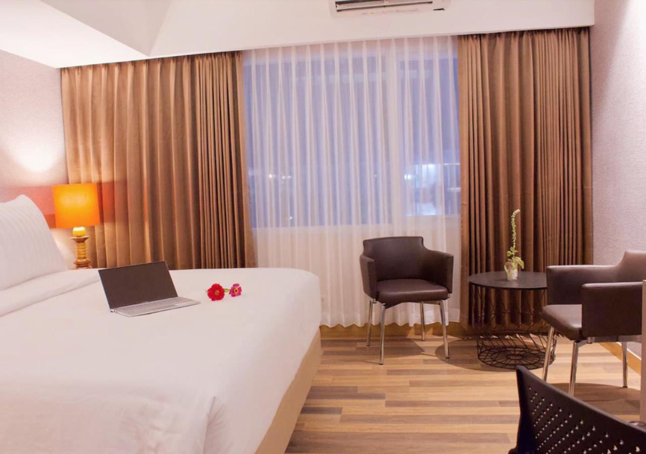 Hotel Suni Sentani - Managed By East Season Jayapura Bagian luar foto